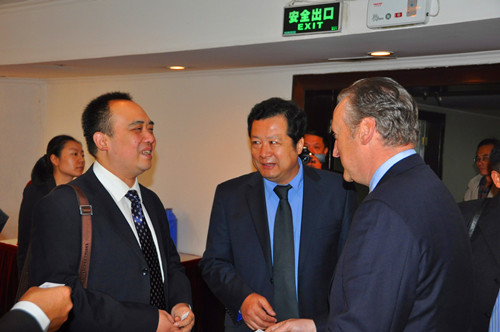 與勞克麟、蔣校長交談_副本.jpg